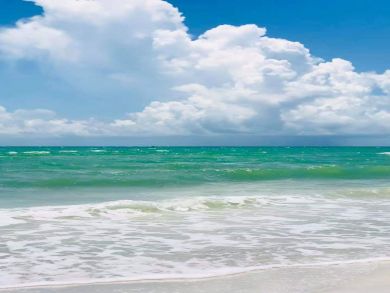 Sanibel Two Bedroom Condo Rental Sleeps Six - Steps to Beach